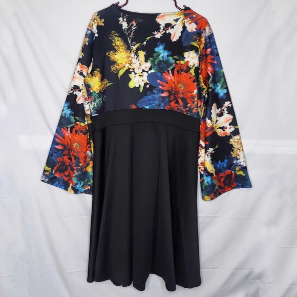 Shein Wide Sleeve Deep V-Neck Dress Floral Black - Picture 2 of 5